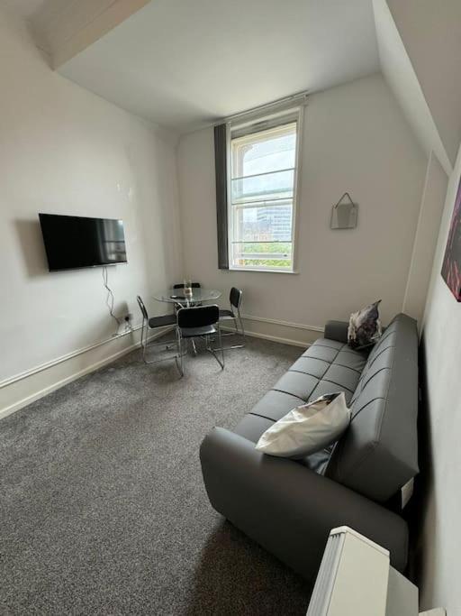 City Center Gem- Flat For 6 In Sheffield Gs404 Eksteriør billede
